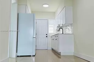 8080 Tatum Waterway Dr, Miami Beach, FL 33141 - Photo 11
