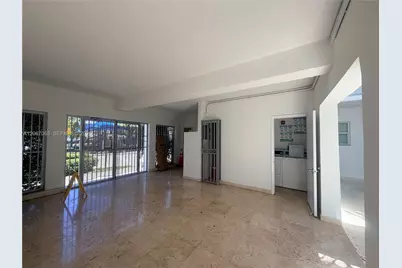 8080 Tatum Waterway Dr #17, Miami Beach, FL 33141 - Photo 3