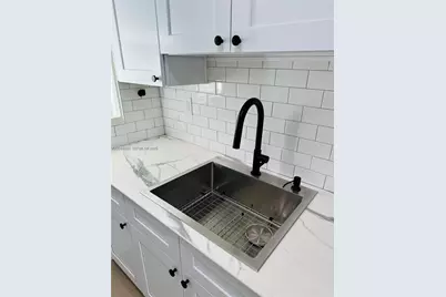 8080 Tatum Waterway Dr #17, Miami Beach, FL 33141 - Photo 17