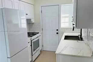 8080 Tatum Waterway Dr, Miami Beach, FL 33141 - Photo 13