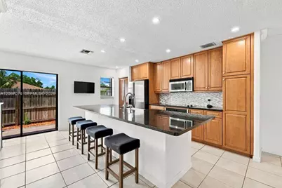 206 SE 1st Cir #13-B, Boynton Beach, FL 33435 - Photo 1