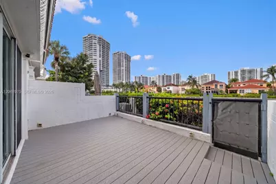 3750 NE 209 Ter, Aventura, FL 33180 - Photo 15
