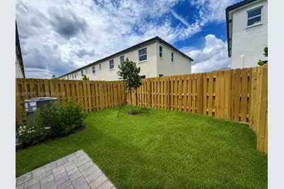 2608 SE 25 Rd, Homestead, FL 33035 - Photo 11