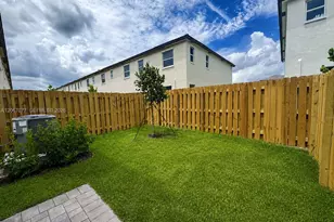 2608 SE 25 Rd, Homestead, FL 33035 - Photo 11