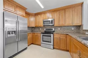 11102 NW 83rd St, Doral, FL 33178 - Photo 5
