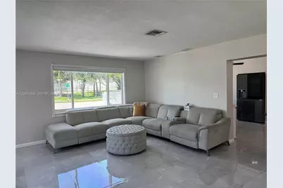 4580 SW 39th St, West Park, FL 33023 - Photo 11