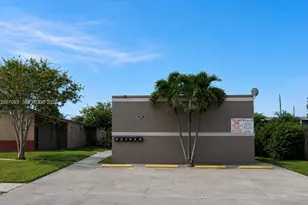 272 SW 3rd St, Deerfield Beach, FL 33441 - Photo 1