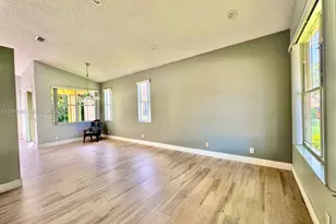 825 Falling Water Rd, Weston, FL 33326 - Photo 5