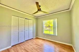 825 Falling Water Rd, Weston, FL 33326 - Photo 9