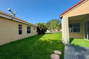 825 Falling Water Rd, Weston, FL 33326 - Photo 17