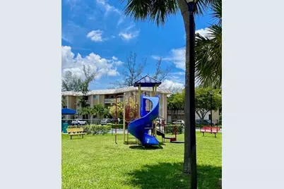 7470 Miami Lakes Dr #B208, Miami Lakes, FL 33014 - Photo 23