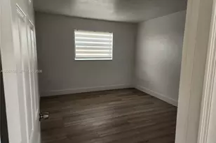 8075 NW 7th St, Miami, FL 33126 - Photo 15