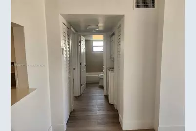 8075 NW 7th St #420, Miami, FL 33126 - Photo 7