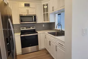8075 NW 7th St, Miami, FL 33126 - Photo 3