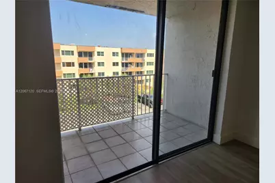 8075 NW 7th St #420, Miami, FL 33126 - Photo 21