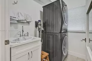 18100 N Bay Rd, Sunny Isles Beach, FL 33160 - Photo 21