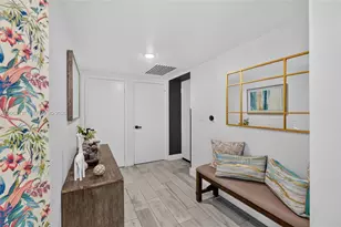 55 SE 6th St, Miami, FL 33131 - Photo 23