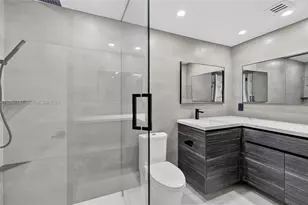 55 SE 6th St, Miami, FL 33131 - Photo 25