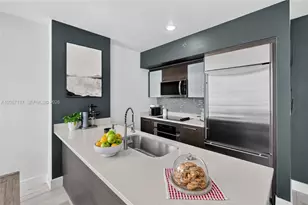 55 SE 6th St, Miami, FL 33131 - Photo 5