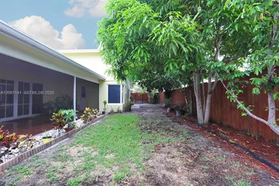 8251 NW 51st Ct, Lauderhill, FL 33351 - Photo 15