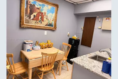 6065 NW 167th St #B25, Hialeah, FL 33015 - Photo 7