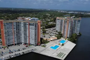 1351 NE Miami Gardens Dr, Miami, FL 33179 - Photo 23