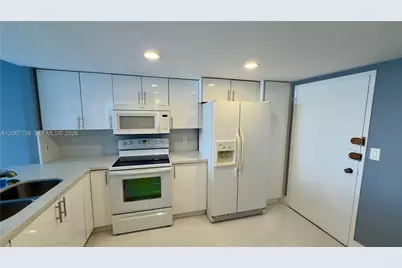 1351 NE Miami Gardens Dr #422E, Miami, FL 33179 - Photo 3