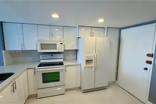 1351 NE Miami Gardens Dr, Miami, FL 33179 - Photo 3