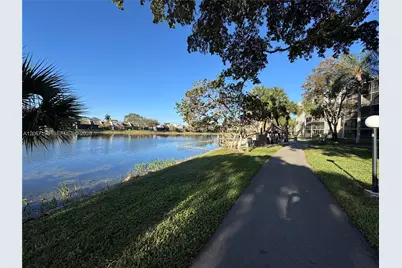 1101 Colony Point Cir #102, Pembroke Pines, FL 33026 - Photo 47