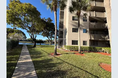 1101 Colony Point Cir #102, Pembroke Pines, FL 33026 - Photo 45