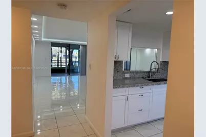 1101 Colony Point Cir #102, Pembroke Pines, FL 33026 - Photo 21
