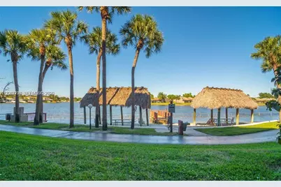 1101 Colony Point Cir #102, Pembroke Pines, FL 33026 - Photo 9