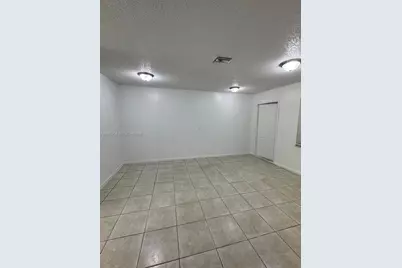 1746 N 3rd Ave N #10, Lake Worth, FL 33460 - Photo 3