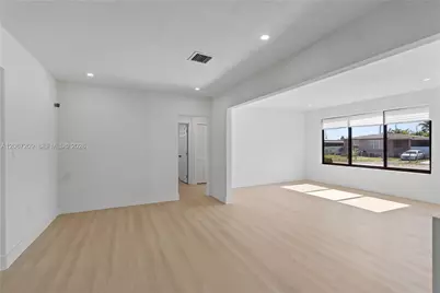 31 W 64th St, Hialeah, FL 33012 - Photo 7