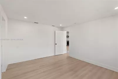 31 W 64th St, Hialeah, FL 33012 - Photo 23