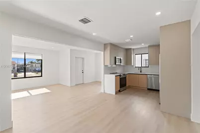 31 W 64th St, Hialeah, FL 33012 - Photo 11