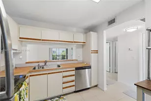 2496 NW 89th Dr, Coral Springs, FL 33065 - Photo 5