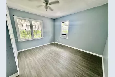 1260 NE 115th St #2, Miami, FL 33161 - Photo 5