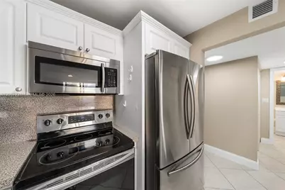 401 Ocean Dr #318, Miami Beach, FL 33139 - Photo 21