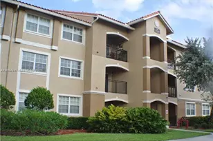 131 SW 117th Ave, Pembroke Pines, FL 33025 - Photo 1