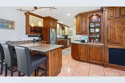 2549 NE 27th Ave, Fort Lauderdale, FL 33305 - Photo 9