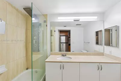 1750 N Bayshore Dr #3207, Miami, FL 33132 - Photo 19