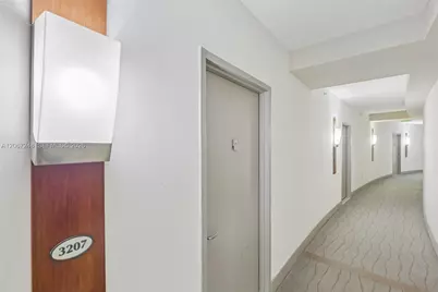1750 N Bayshore Dr #3207, Miami, FL 33132 - Photo 23