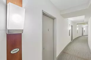 1750 N Bayshore Dr, Miami, FL 33132 - Photo 23
