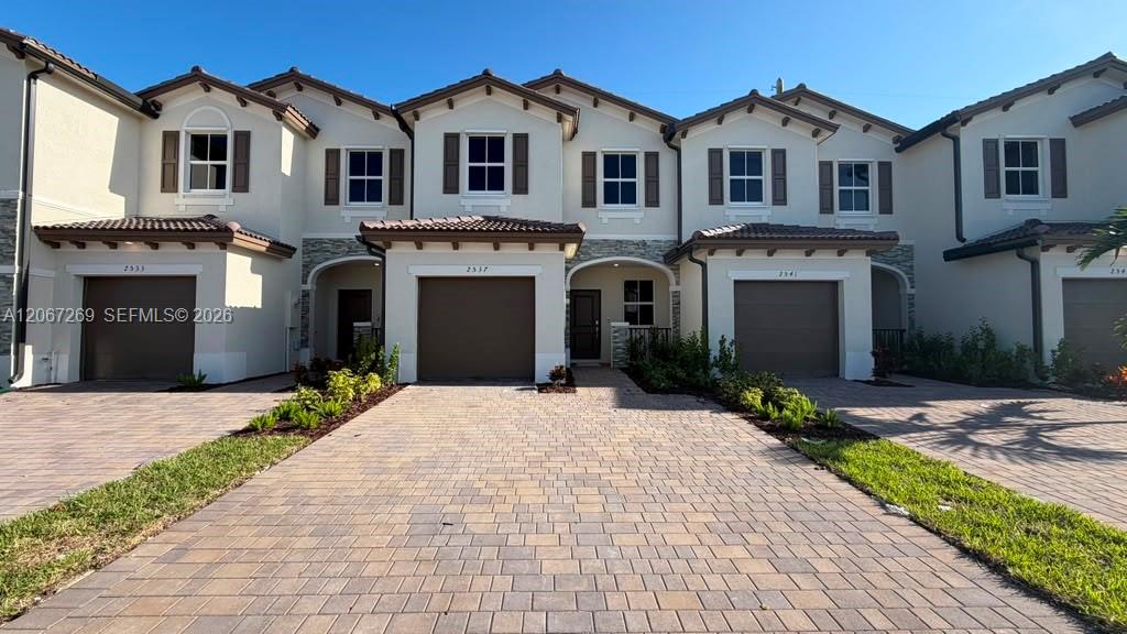 2537 SE 25th Dr #2537 - 2537 SE 25th Dr #2537, Homestead, FL 33035 Luxury Property | Jose Angel Pina
