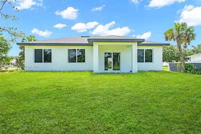 718 718 Robert Ave, Lehigh Acres, FL 33936 - Photo 3