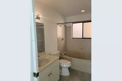 8075 NW 71st Ct, Tamarac, FL 33321 - Photo 13