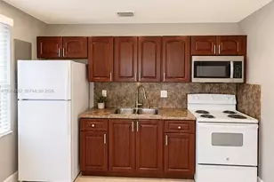4228 NW 4th St, Miami, FL 33126 - Photo 5
