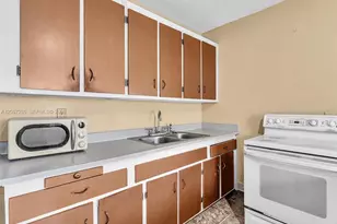 10 SW 72nd Ave, Miami, FL 33144 - Photo 13