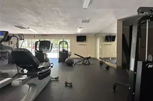 1800 Sans Souci Blvd, North Miami, FL 33181 - Photo 19